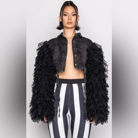 NWOT Azalea Wang Size 1X Black Highway To Hell Ruffle Arm Cropped Denim Jacket - Picture 2 of 11